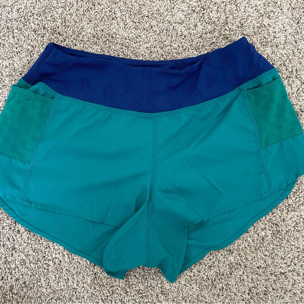 Run In Rabbit Mountain Climber Shorts | Teal and Dark Blue